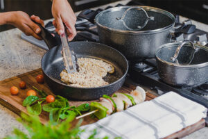 Descubre el poder antiadherente de la batería de cocina Forta Roca de Cinsa